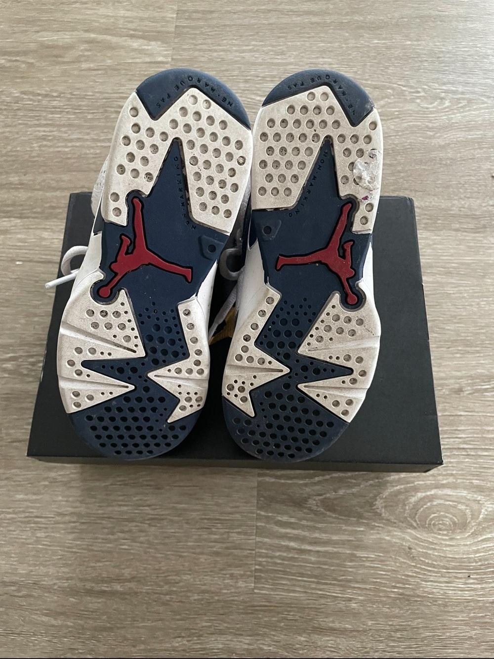 EUC Jordan Kids Navy and White High-Top Sneakers Size 12c - Picture 8 of 13